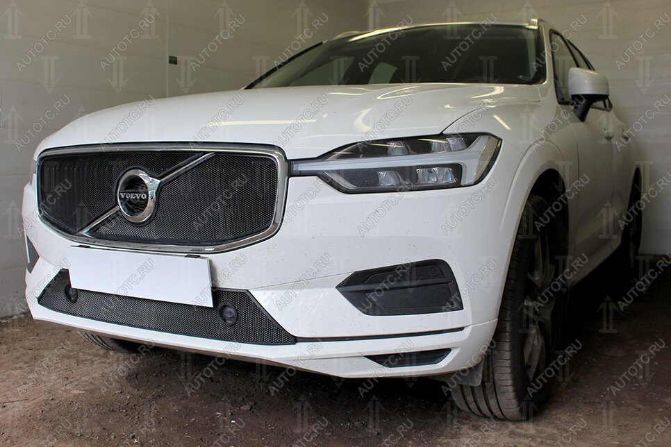 4 099 р.  Защита радиатора (Momentum) (верх 2 части) Стрелка11 Стандарт Volvo XC60 (2017-2022) (черная)  с доставкой в г. Кемерово