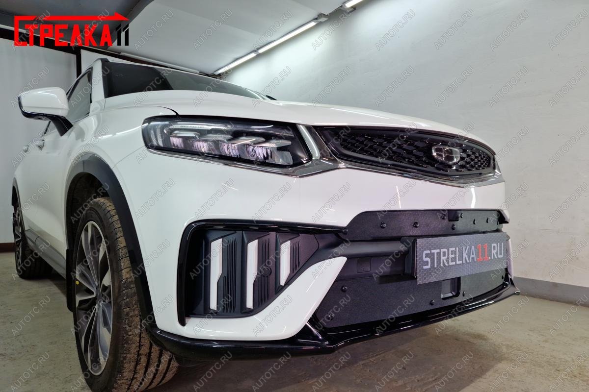 969 р. Зимняя заглушка решетки радиатора (низ с датчиком ACC) Стрелка11  Geely Tugella  FY11,HPBA4 (2019-2023) дорестайлинг (черная)  с доставкой в г. Кемерово