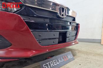 1 099 р. Зимняя заглушка решетки радиатора (верх 4 части) Стрелка11 Honda Accord 10 CV (2019-2022) (черная)  с доставкой в г. Кемерово. Увеличить фотографию 2