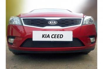 759 р. Зимняя заглушка решетки радиатора Стрелка11 KIA Ceed 1 ED рестайлинг, хэтчбэк 5 дв. (2010-2012) (черная)  с доставкой в г. Кемерово. Увеличить фотографию 2