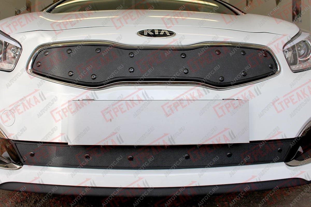 759 р. Зимняя заглушка решетки радиатора (верх) (Comfort, Classic) Стрелка11 KIA Ceed 2 JD рестайлинг универсал (2015-2018) (черная)  с доставкой в г. Кемерово