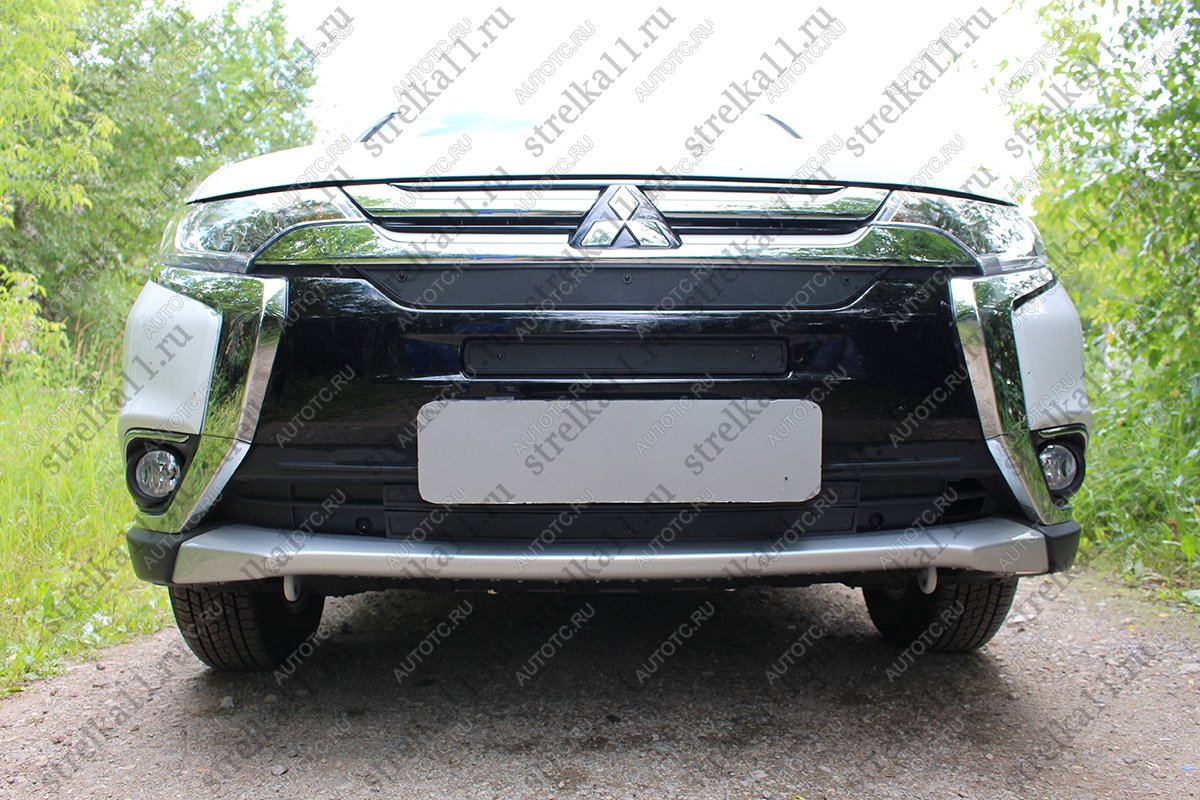759 р. Зимняя заглушка решетки радиатора (низ, 2 части) Стрелка11 Mitsubishi Outlander GF 2-ой рестайлинг (2015-2018) (черная)  с доставкой в г. Кемерово
