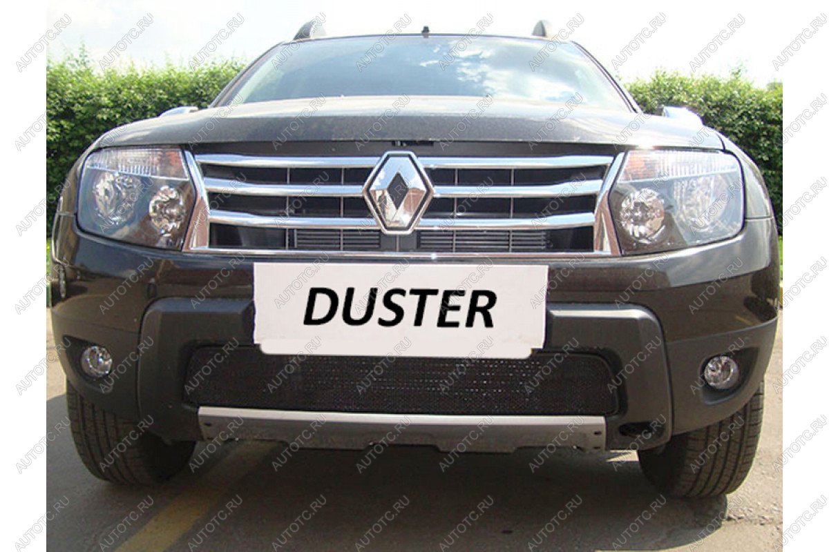 969 р. Зимняя заглушка решетки радиатора (с вырезом под DHO) Стрелка11  Renault Duster  HS (2010-2015) дорестайлинг (черная)  с доставкой в г. Кемерово