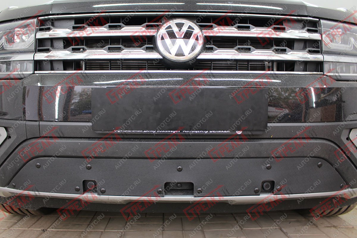 969 р. Зимняя заглушка решетки радиатора (низ с парктроником) Стрелка11  Volkswagen Teramont  CA1 (2016-2020) дорестайлинг (черная)  с доставкой в г. Кемерово