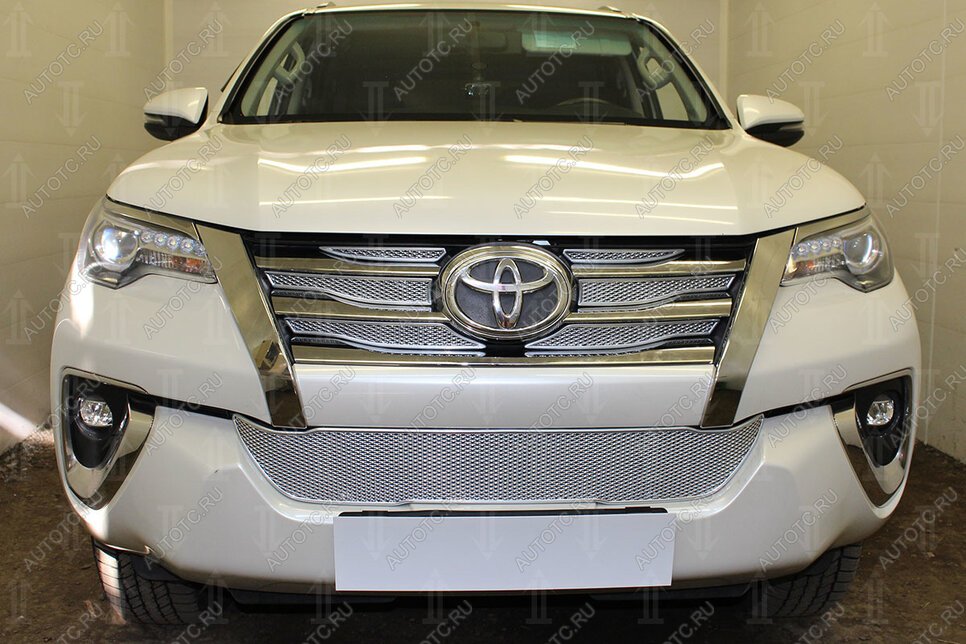 4 099 р. Защита радиатора (верх) (Black Onyx) Стрелка11 PREMIUM  Toyota Fortuner  AN160 (2020-2025) рестайлинг (хром)  с доставкой в г. Кемерово