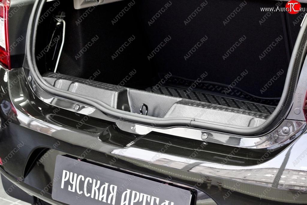1 429 р. Пластиковый порожек в багажник автомобиля RA Renault Sandero (B8) дорестайлинг (2014-2018)  с доставкой в г. Кемерово