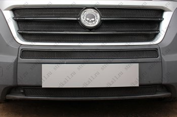 6 399 р. Защитная сетка в бампер (ячейка 3х7 мм, 5 частей) Alfeco Стандарт  Fiat Ducato  290 (2014-2025) (Чёрная)  с доставкой в г. Кемерово. Увеличить фотографию 2