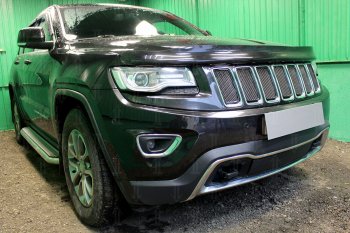11 699 р. Защитная сетка в решетку радиатора (ячейка 4х10 мм, 7 частей, Overland, SRT8) Стрелка11 Премиум Jeep Grand Cherokee WK2 1-ый рестайлинг (2013-2018) (черная)  с доставкой в г. Кемерово. Увеличить фотографию 2
