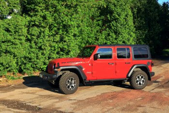 73 659 р. Защита порогов с подножкой РИФ Jeep Wrangler JL 3 дв. дорестайлинг (2018-2024)  с доставкой в г. Кемерово. Увеличить фотографию 2