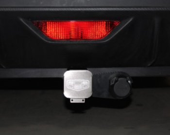 Заглушка на фаркоп с логотипом Geely (на фаркопы TCC, нержавеющая сталь) TCC Geely Atlas  NL3 - Tugella  FY11,HPBA4
