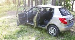 1 689 р. Накладки на порожки автомобиля RA (комплект 4 шт.) Skoda Fabia Mk2 универсал дорестайлинг (2007-2010)  с доставкой в г. Кемерово. Увеличить фотографию 2