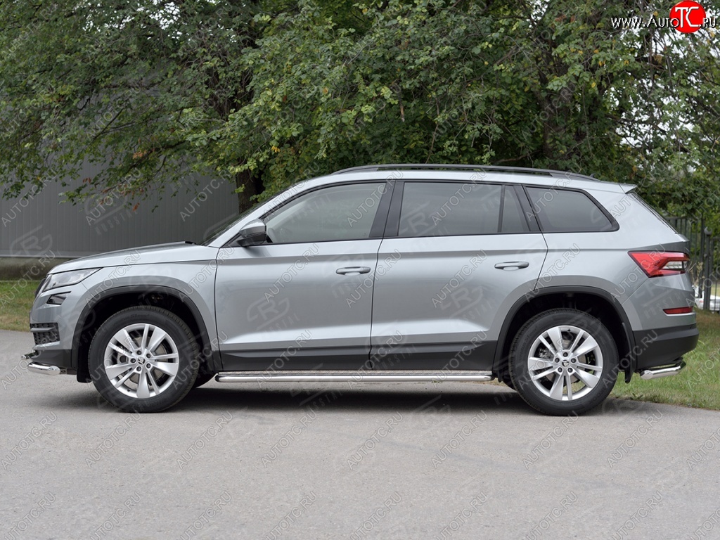 22 999 р. Порожки для ног (труба Ø42) SLITKOFF  Skoda Kodiaq  NU7 (2017-2021) дорестайлинг (Вариант 2 (лист алюм, проф.сталь))  с доставкой в г. Кемерово