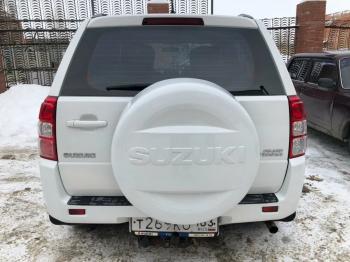 6 949 р. Пластиковый колпак запасного колеса SUZUKI (верхняя часть, 225/70/16)  Suzuki Grand Vitara ( FTB03 3 двери,  3TD62, TL52 5 дверей,  JT 5 дверей,  JT 3 двери,  JT) - Grand Vitara XL7 (неокрашенный)  с доставкой в г. Кемерово. Увеличить фотографию 11