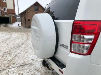 6 949 р. Пластиковый колпак запасного колеса SUZUKI (верхняя часть, 225/70/16)  Suzuki Grand Vitara ( FTB03 3 двери,  3TD62, TL52 5 дверей,  JT 5 дверей,  JT 3 двери,  JT) - Grand Vitara XL7 (неокрашенный)  с доставкой в г. Кемерово. Увеличить фотографию 12
