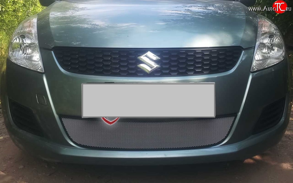 1 539 р. Сетка на бампер Russtal (хром) Suzuki Swift ZC72S дорестайлинг, хэтчбэк 5 дв. (2010-2013)  с доставкой в г. Кемерово
