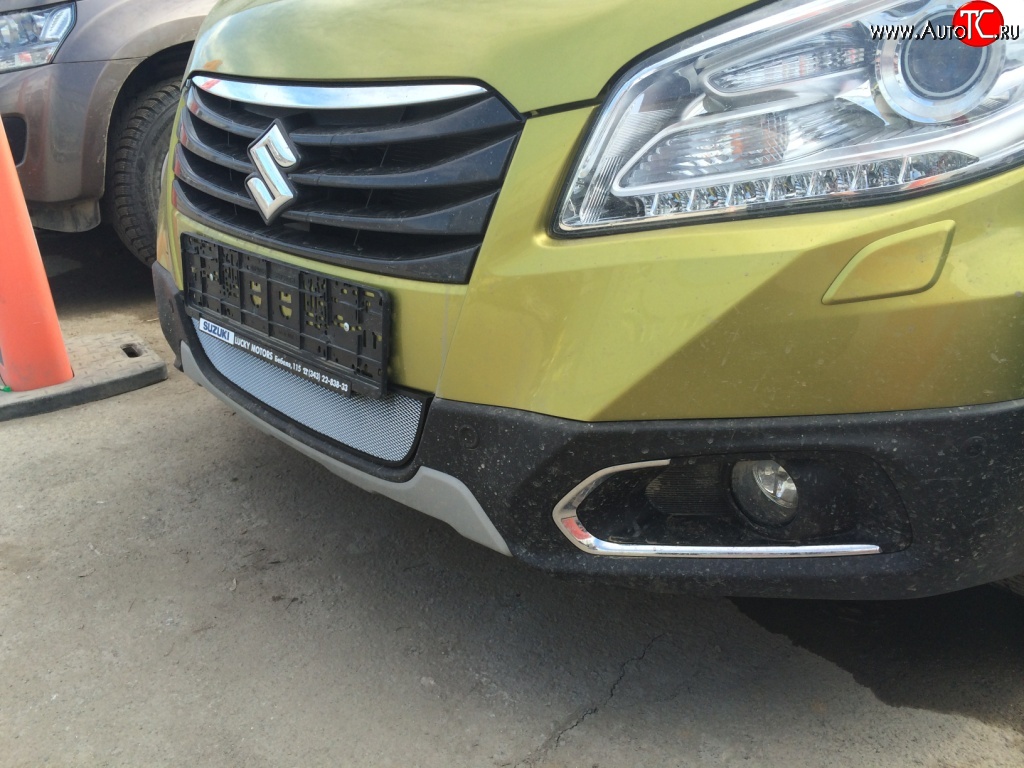 2 199 р. Сетка на бампер Russtal (хром) Suzuki SX4 JYB, JYA хэтчбэк дорестайлинг (2013-2016)  с доставкой в г. Кемерово