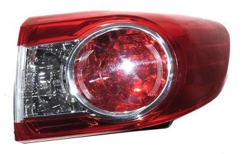 Правый фонарь SAT v1 Toyota Corolla  E150 (2009-2013) седан рестайлинг