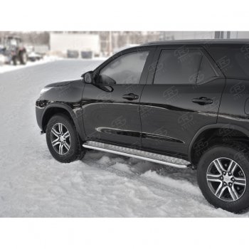 24 649 р. Порожки для ног (труба Ø42) SLITKOFF  Toyota Fortuner  AN160 (2015-2025) дорестайлинг, рестайлинг (лист - алюминий, профиль - нержавейка)  с доставкой в г. Кемерово. Увеличить фотографию 3