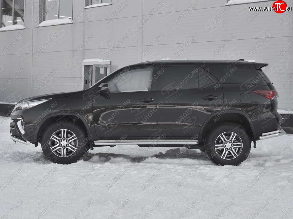 24 649 р. Порожки для ног (труба Ø42) SLITKOFF  Toyota Fortuner  AN160 (2015-2025) дорестайлинг, рестайлинг (лист - алюминий, профиль - нержавейка)  с доставкой в г. Кемерово
