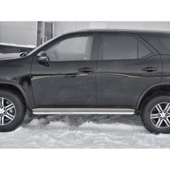35 549 р. Порожки для ног (труба Ø42) SLITKOFF  Toyota Fortuner  AN160 (2015-2025) дорестайлинг, рестайлинг (лист - нержавейка, профиль - нержавейка)  с доставкой в г. Кемерово. Увеличить фотографию 2