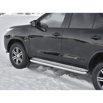 30 799 р. Порожки для ног (труба Ø63) SLITKOFF  Toyota Fortuner  AN160 (2015-2025) дорестайлинг, рестайлинг (лист - алюминий, профиль - сталь)  с доставкой в г. Кемерово. Увеличить фотографию 4