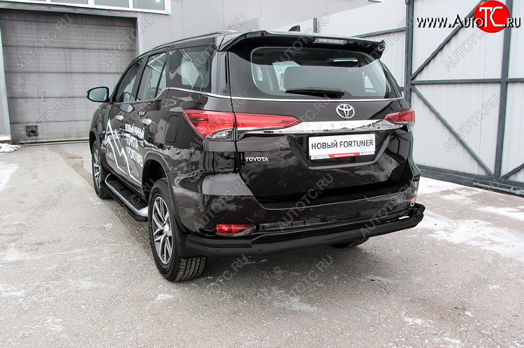 15 899 р. Защита заднего бампера Slitkoff (Ø 76+42, двойная, уголки)  Toyota Fortuner  AN160 (2015-2020) дорестайлинг (Сталь с полимерным покрытием. Цвет: черный)  с доставкой в г. Кемерово