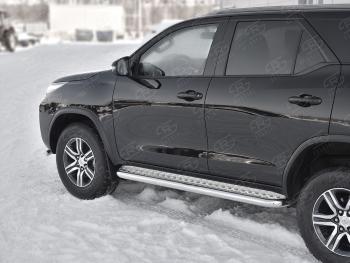Порожки для ног SLITKOFF (Ø63 мм) Toyota Fortuner  AN160 (2020-2025) рестайлинг (лист - алюминий, профиль - углеродистая сталь)