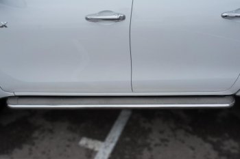 Широкая защита порогов с трубой диаметром 42 мм SLITKOFF v3 Toyota Hilux  AN120 (2016-2020) дорестайлинг