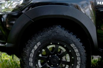 Расширитель арки RA (вылет 25 мм, передний левый) Toyota Hilux  AN120 (2016-2020) дорестайлинг (Поверхность шагрень)