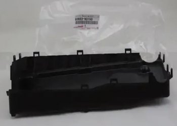 Крышка корпуса коробки предохранителей TOYOTA (нижняя) Toyota Land Cruiser 200 2-ой рестайлинг (2015-2021) (нижняя)