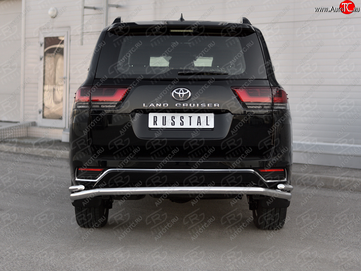 26 999 р. Защита заднего бампера (2 трубы Ø63 и 42 мм, нержавейка, 70TH ANNIVERSARY) SLITKOFF  Toyota Land Cruiser  J300 (2021-2025) дорестайлинг (полированная нержавейка)  с доставкой в г. Кемерово