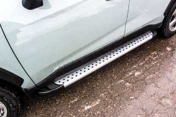 Пороги алюминиевые Slitkoff Toyota RAV4  XA50 (2018-2025) 5 дв. дорестайлинг (Standart Silver)