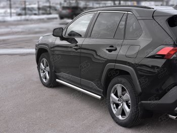18 799 р. Защита порогов на SLITKOFF труба d63 Toyota RAV4 XA50 5 дв. дорестайлинг (2018-2025) (защита порогов с заглушками на торцах)  с доставкой в г. Кемерово. Увеличить фотографию 2