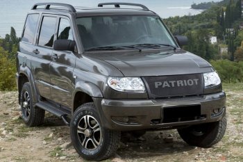 8 999 р. Решетка радиатора CrTuning - Чёрный БРУТ Уаз Патриот 23632 дорестайлинг пикап (2008-2014) (Установка с пластиковым бампером, Без надписи PATROT)  с доставкой в г. Кемерово. Увеличить фотографию 2