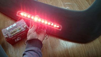 429 р. Универсальный LED стоп сигнал 21103716810 (22х2х4 см) Nissan Caravan E25 E25 правый руль (2001-2012) (Красный)  с доставкой в г. Кемерово. Увеличить фотографию 2