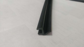 195 р. Универсальный уплотнитель FlexLine (15.5 mm U-LIP, клеевая основа) Toyota Yaris XP90 седан дорестайлинг (2006-2009)  с доставкой в г. Кемерово. Увеличить фотографию 1