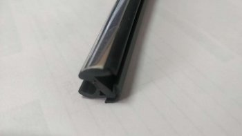 109 р. Универсальный уплотнитель FlexLine (8 mm U-LIP 2 лепестка, хромированная полоса, 1 погонный метр) Nissan Armada TA60 дорестайлинг (2003-2007)  с доставкой в г. Кемерово. Увеличить фотографию 1