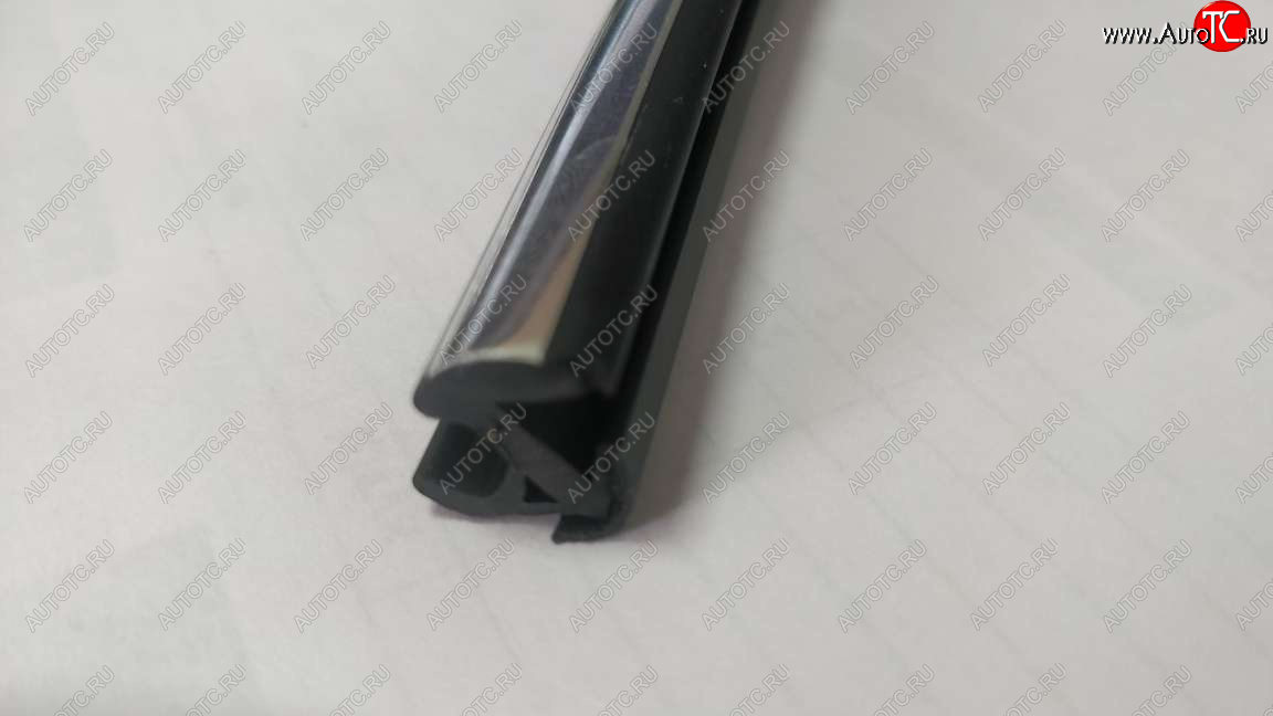 109 р. Универсальный уплотнитель FlexLine (8 mm U-LIP 2 лепестка, хромированная полоса, 1 погонный метр) Nissan Armada TA60 дорестайлинг (2003-2007)  с доставкой в г. Кемерово