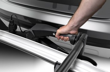 95 999 р. Велобагажник-платформа на фаркоп Thule VeloSpace XT Audi A7 4G лифтбэк дорестайлинг (2010-2014) (Для 2-х велосипедов)  с доставкой в г. Кемерово. Увеличить фотографию 7