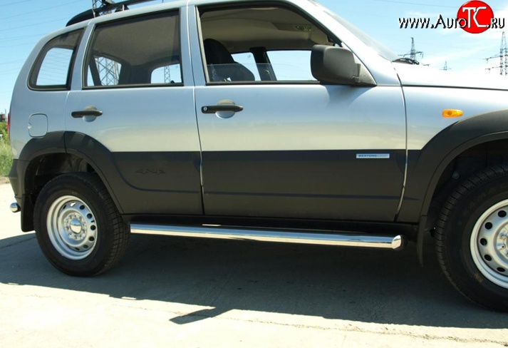 10 449 р. Защита порогов d76 мм Металл Дизайн Chevrolet Niva 2123 рестайлинг (2009-2020) (полированная нержавейка)  с доставкой в г. Кемерово