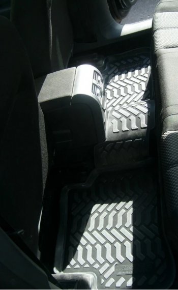 1 739 р. Коврики салона Aileron (3D с подпятником)  Volkswagen Passat  B6 (2005-2011) седан, универсал  с доставкой в г. Кемерово. Увеличить фотографию 4