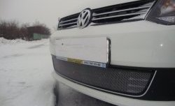 2 189 р. Сетка на бампер Russtal (хром) Volkswagen Polo 5 седан дорестайлинг (2009-2015)  с доставкой в г. Кемерово. Увеличить фотографию 3