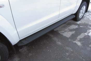 16 999 р. Алюминиевые пороги для ног Slitkoff (Optima)  Volkswagen Teramont  CA1 (2016-2020) дорестайлинг (Чёрные)  с доставкой в г. Кемерово. Увеличить фотографию 2