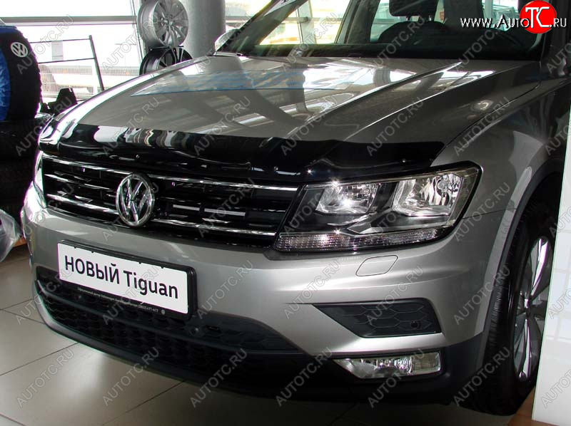 3 299 р. Дефлектор капота SIM Volkswagen Tiguan Mk2 дорестайлинг (2016-2020)  с доставкой в г. Кемерово
