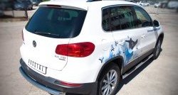 83 999 р. Защита порогов с пластиковыми вставками для ног из круглой трубы диаметром 76 мм (Sport & Style) Russtal Volkswagen Tiguan NF рестайлинг (2011-2017) (Защита порогов с со скосами на торцах (вариант 1))  с доставкой в г. Кемерово. Увеличить фотографию 12