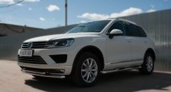 21 749 р. Защита порогов с пластиковыми вставками для ног из круглой трубы диаметром 76 мм Russtal Volkswagen Touareg 2 NF рестайлинг (2014-2018)  с доставкой в г. Кемерово. Увеличить фотографию 3