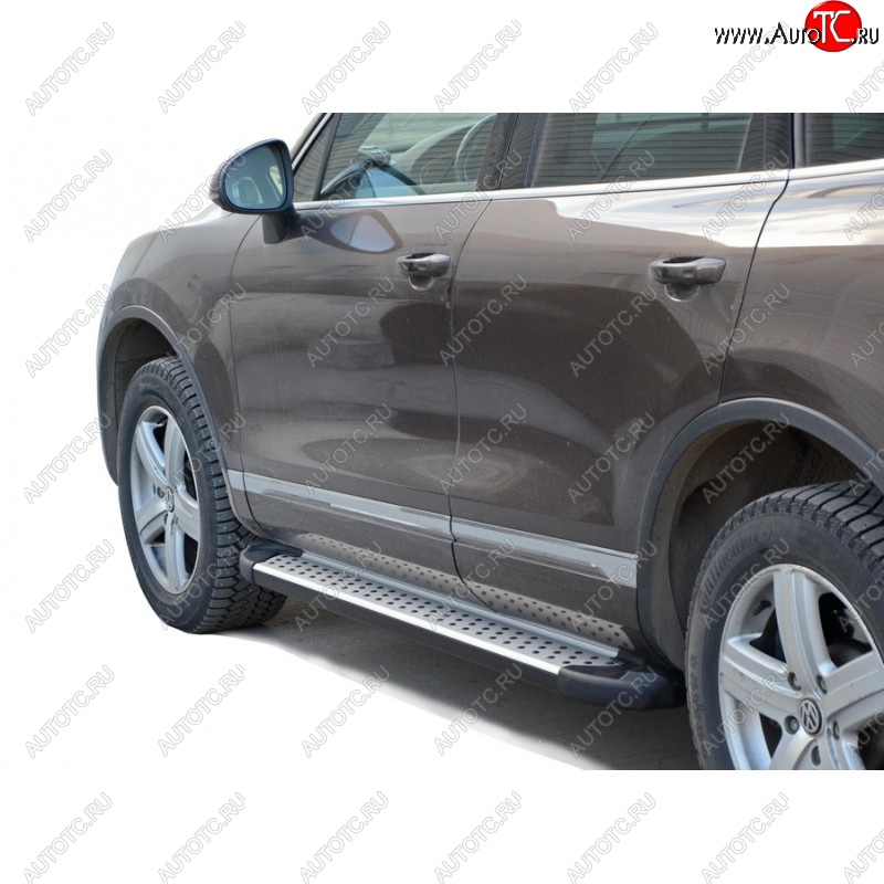 21 799 р. Порожки для ног Бумер (алюминий)  Volkswagen Touareg  NF (2010-2018) дорестайлинг, рестайлинг  с доставкой в г. Кемерово