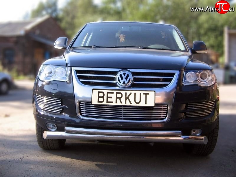 10 799 р. Декоративная вставка воздухозаборника Berkut Volkswagen Touareg 1 GP рестайлинг (2006-2010)  с доставкой в г. Кемерово