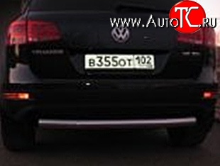 7 699 р. Защита заднего бампера d76 мм Металл Дизайн  Volkswagen Touareg  NF (2010-2014) дорестайлинг (полированная нержавейка)  с доставкой в г. Кемерово